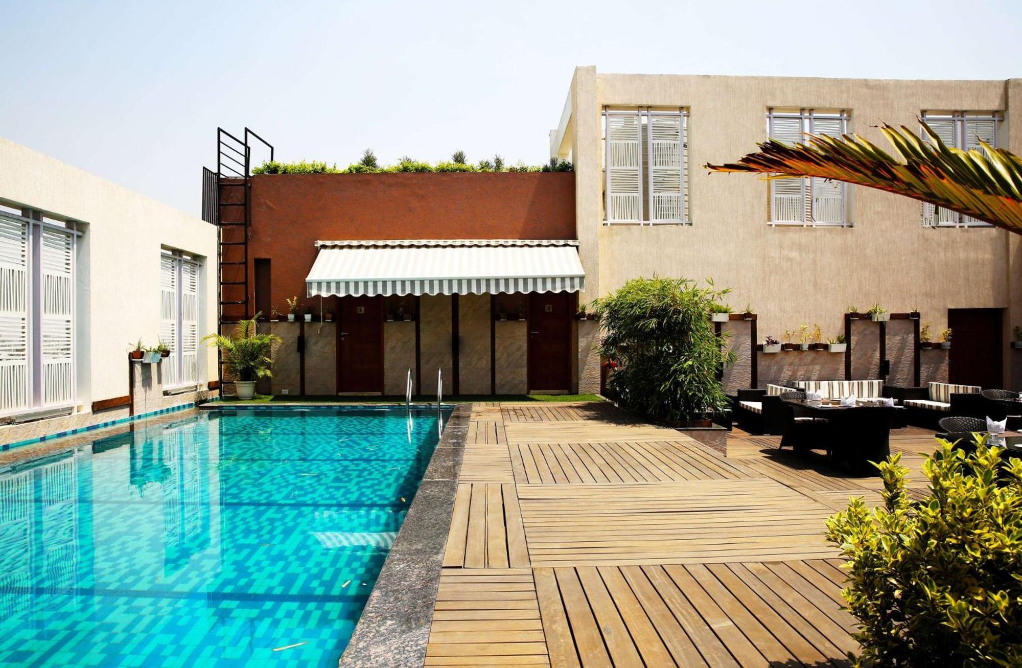 Ramada By Wyndham Ghaziabad Vasundhara Hotel Kültér fotó