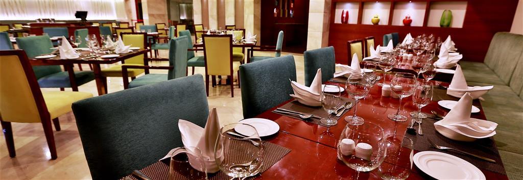 Ramada By Wyndham Ghaziabad Vasundhara Hotel Étterem fotó