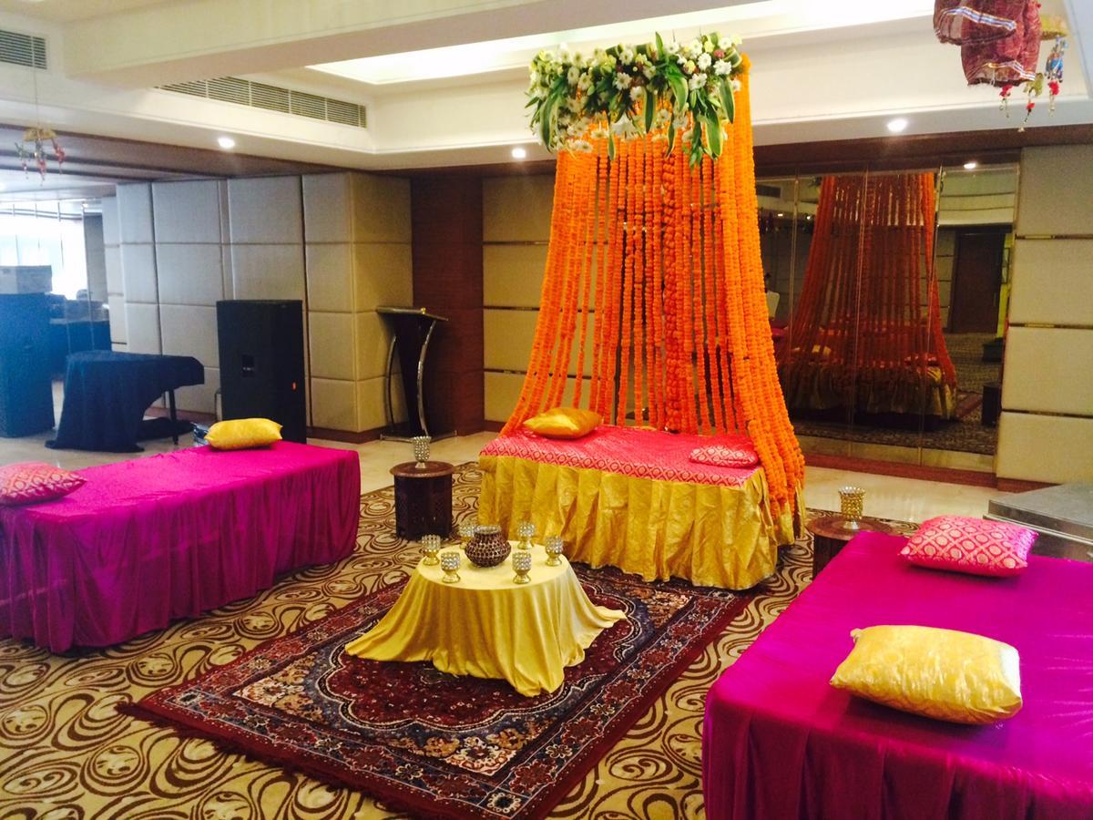 Ramada By Wyndham Ghaziabad Vasundhara Hotel Kültér fotó