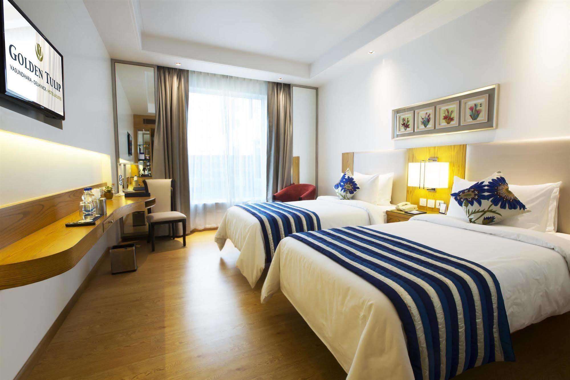 Ramada By Wyndham Ghaziabad Vasundhara Hotel Kültér fotó