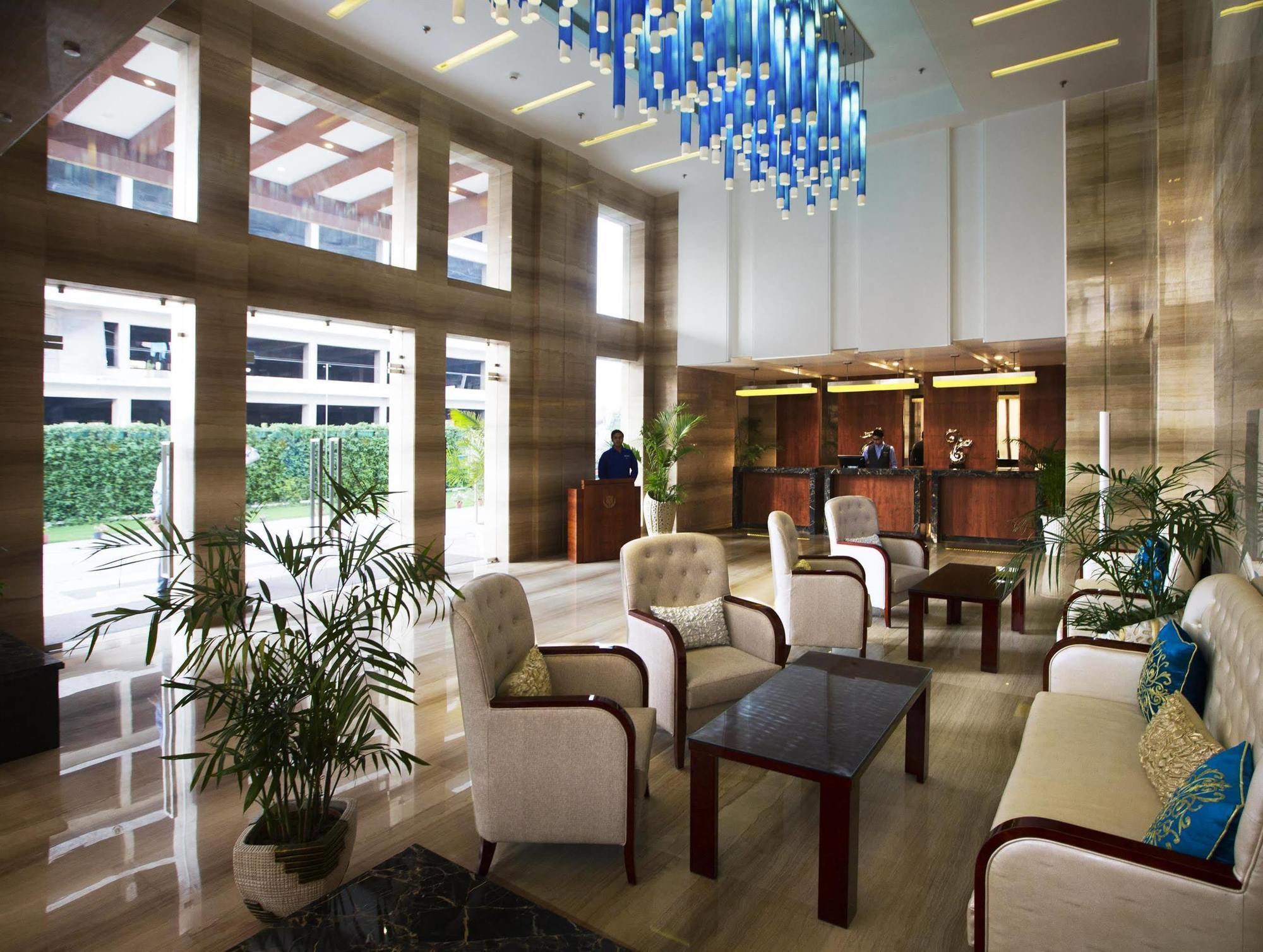 Ramada By Wyndham Ghaziabad Vasundhara Hotel Kültér fotó